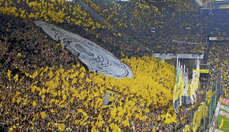 足球比赛魔鬼主场球迷,足球魔鬼主场球迷气氛