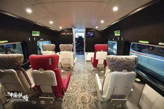 我在昆明,闺蜜在深圳,高铁开通后,我们约会香港