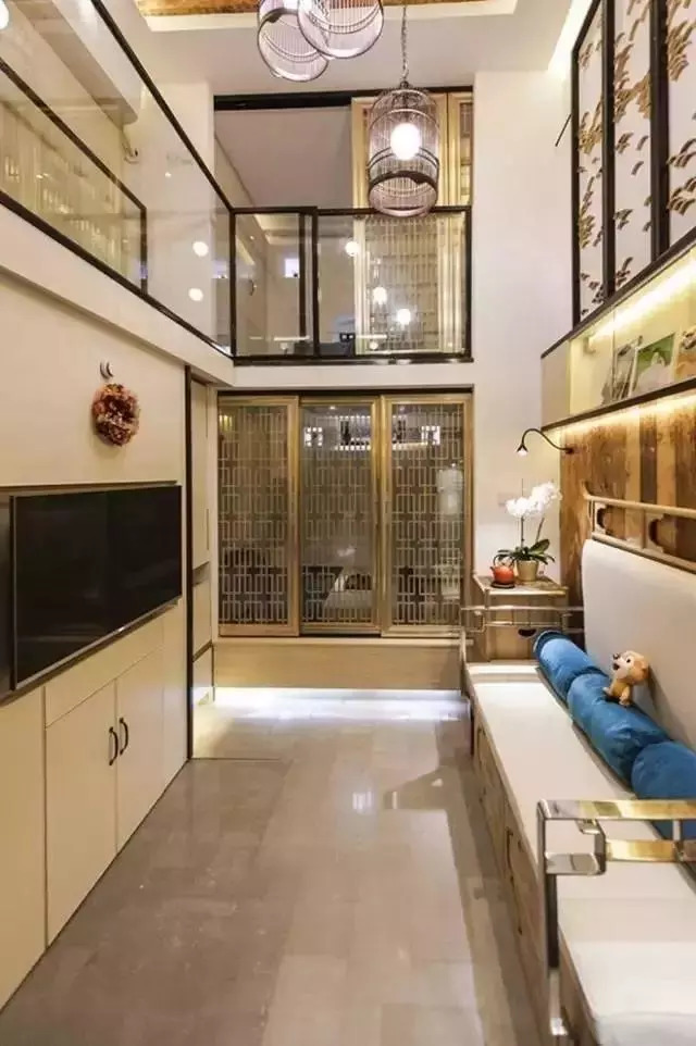 两对夫妻挤19平老宅，丈母娘和女婿5人同睡，毫无隐私！