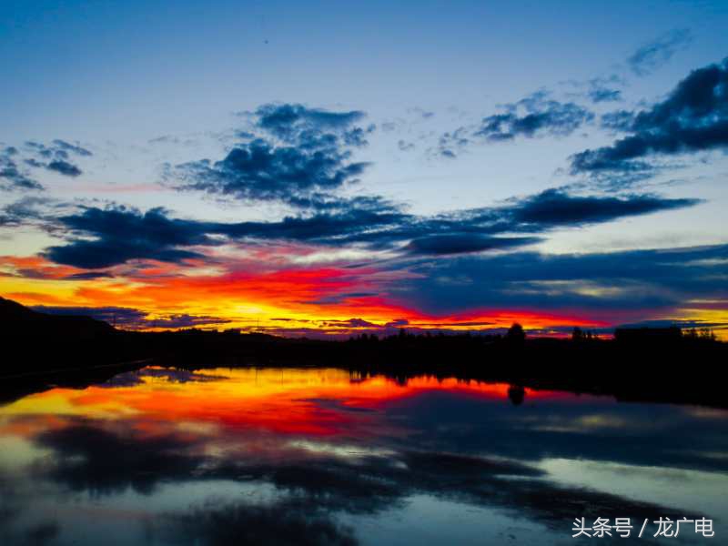 傍晚在海上看一场绝美晚霞,在海上看一场绝美晚霞