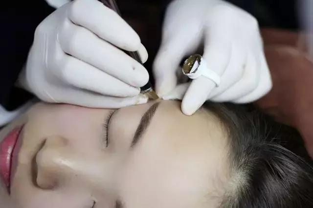 目前最流行的三种半永久眉毛,当下最流行半永久眉型