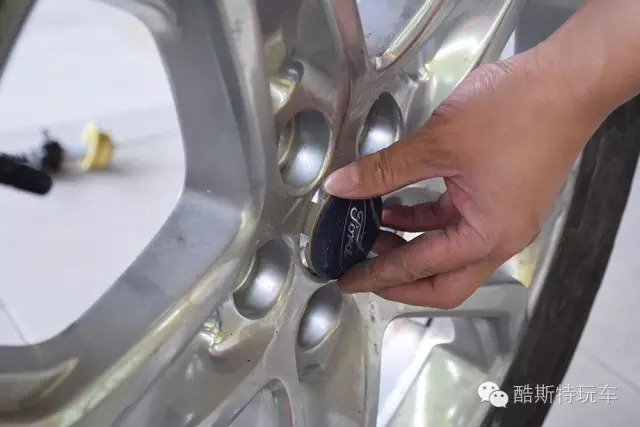 福特锐界换轮胎推荐,福特锐界轮胎更换工具视频