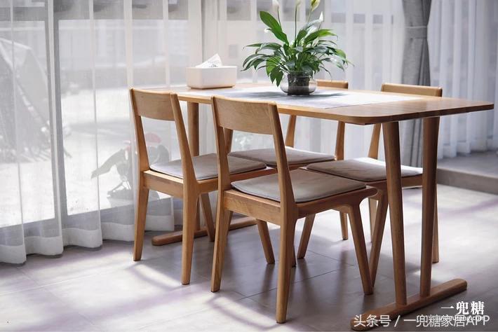 年轻人,谁不是一边感叹房子小,一边在小房子里拼命折腾?