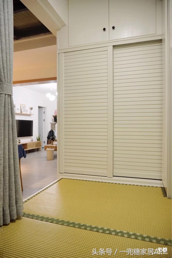 年轻人,谁不是一边感叹房子小,一边在小房子里拼命折腾?