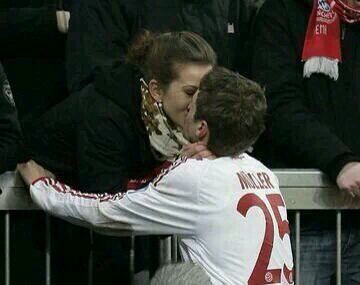 男足穿越靠颜值统治世界,男足过去的辉煌