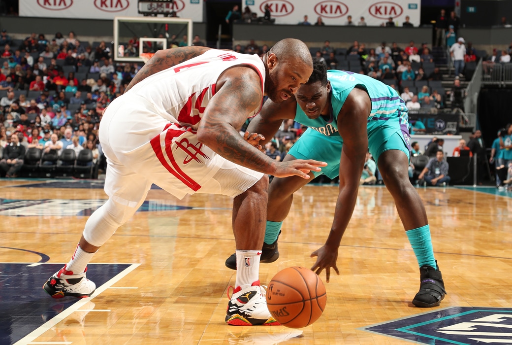 塔克球鞋上脚视频,塔克4000双球鞋