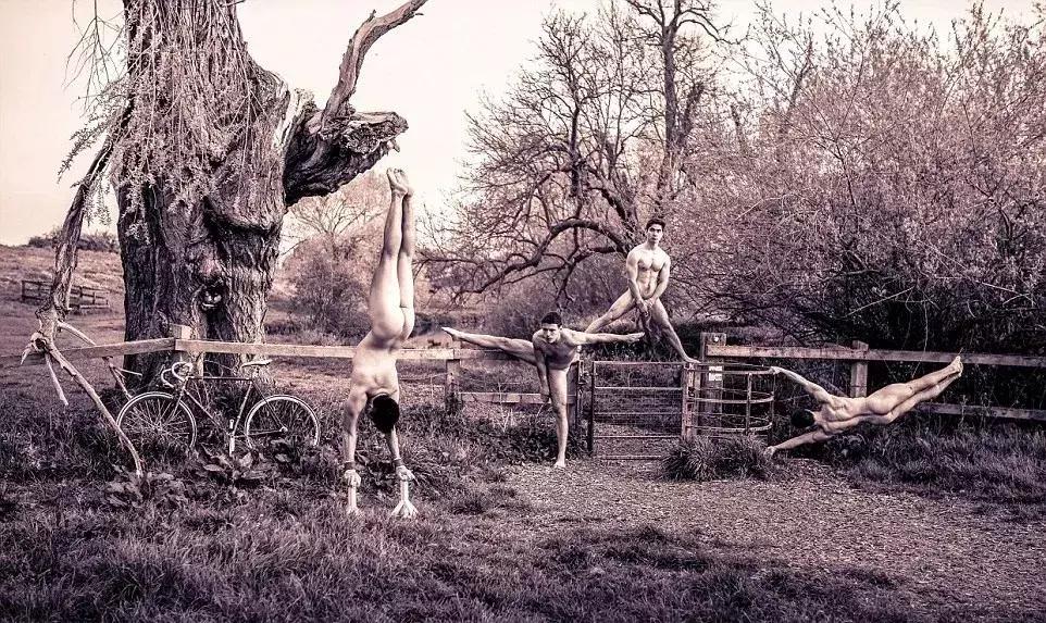 学霸为爱全果出镜？一年一度的剑桥火辣写真又来了！