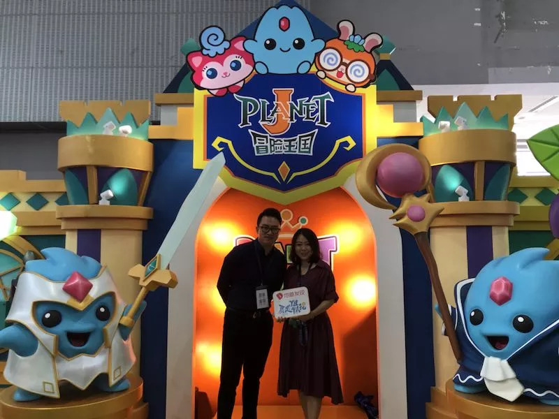 下了长途机依然美到炸!这才是明星在飞机上最爱做的秘密!