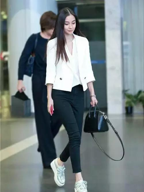 值得入手的第一只大牌包包,最值得入手的十款大牌包包