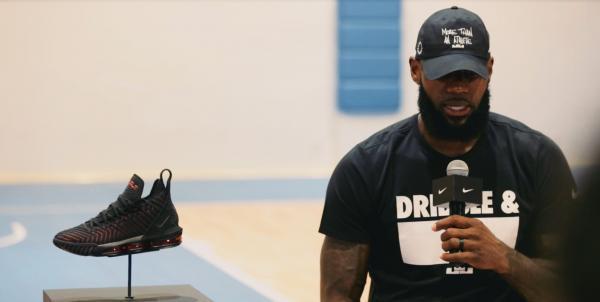 lebron16全黑,lebron16air实战测评