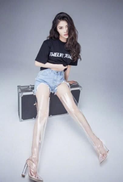 徐冬冬足球宝贝图片,徐冬冬足球宝贝相片