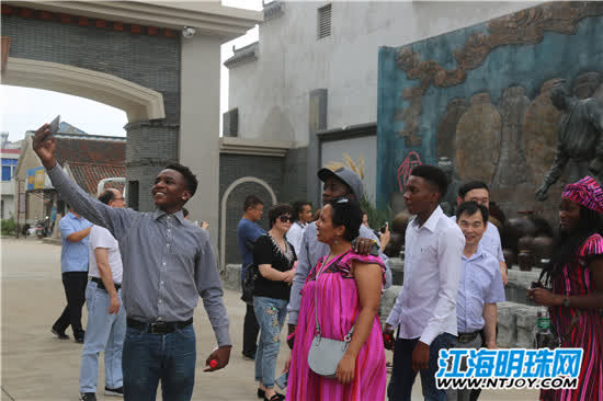 “爱上南通”外国友人走进海门体验中秋文化感受非遗魅力