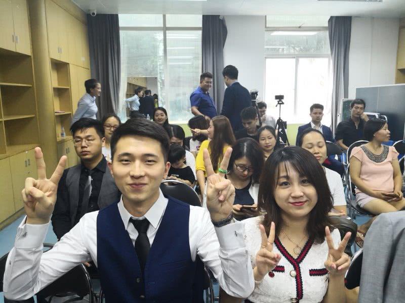 皇家名豪汇大福会长助力臻宝集团环球夫人晴晴言语慈善签约