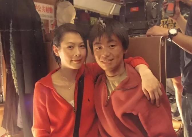 他曾是建筑工人，如今身价过亿，红遍大江南北！