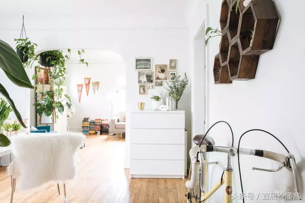 美国女孩改造旧木屋,时尚靓丽国外60年代老公寓改造