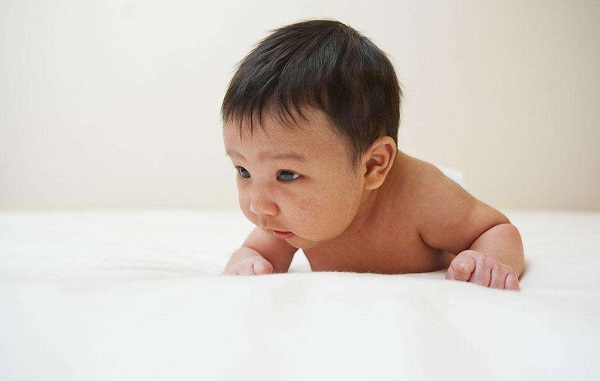 新生婴儿皮肤过敏怎么处理,新生儿皮肤过敏怎么处理