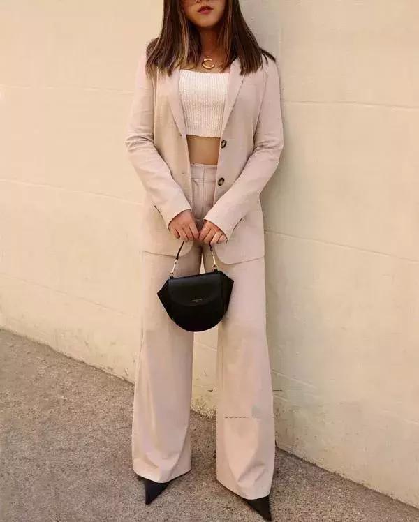 胖女孩的穿衣典范｜她又矮又胖，却因穿衣有18万关注？