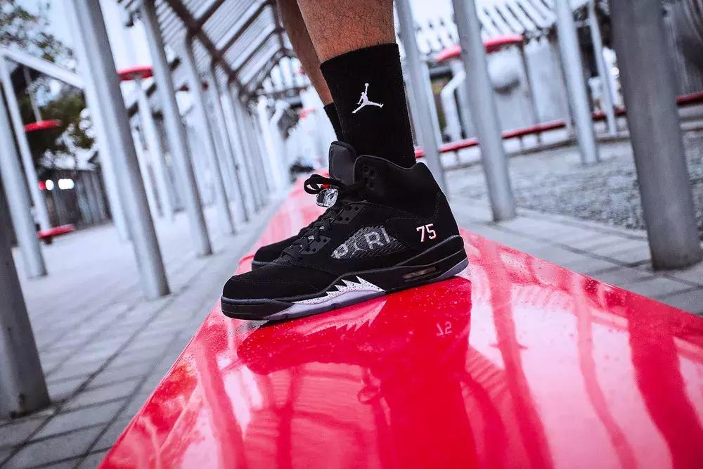 aj1黑绿脚趾low为什么男款贵那么多,aj1zoomfearless黑紫