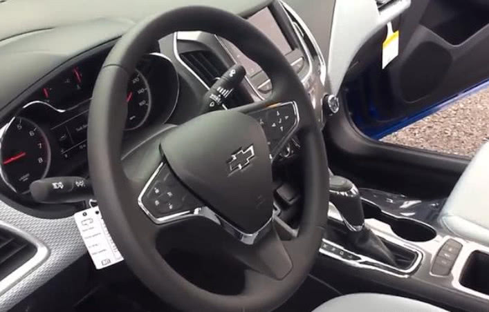 科鲁兹2019款四缸,8代思域对比科鲁兹