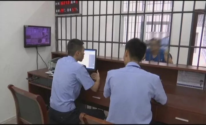 阿迪和耐克哪个品牌衣服好,阿迪耐克只要几百块钱