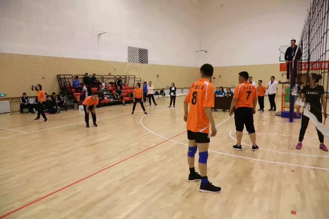 别Young激情，花Young来袭！今天市直机关职工运动会开幕，现场很燃～