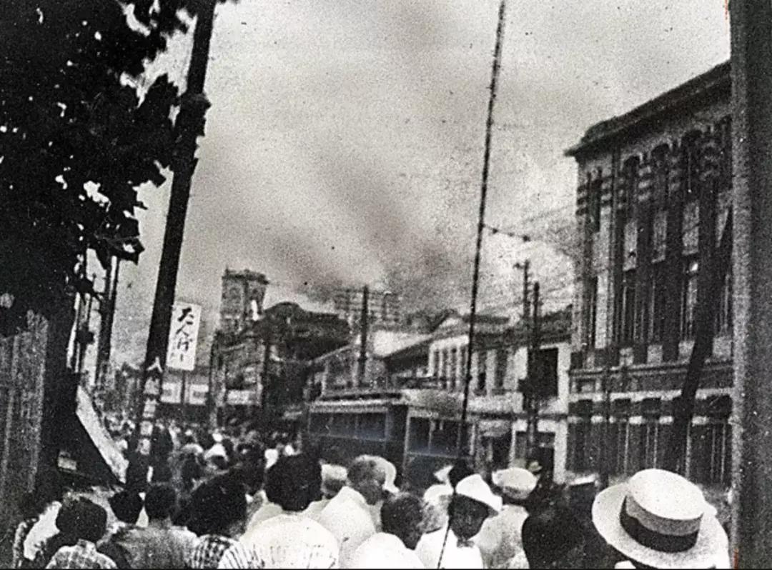 战争狂热之谜,战争和恋爱