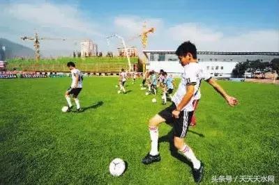 天水所有学校名单,天水市长城中学校园足球赛