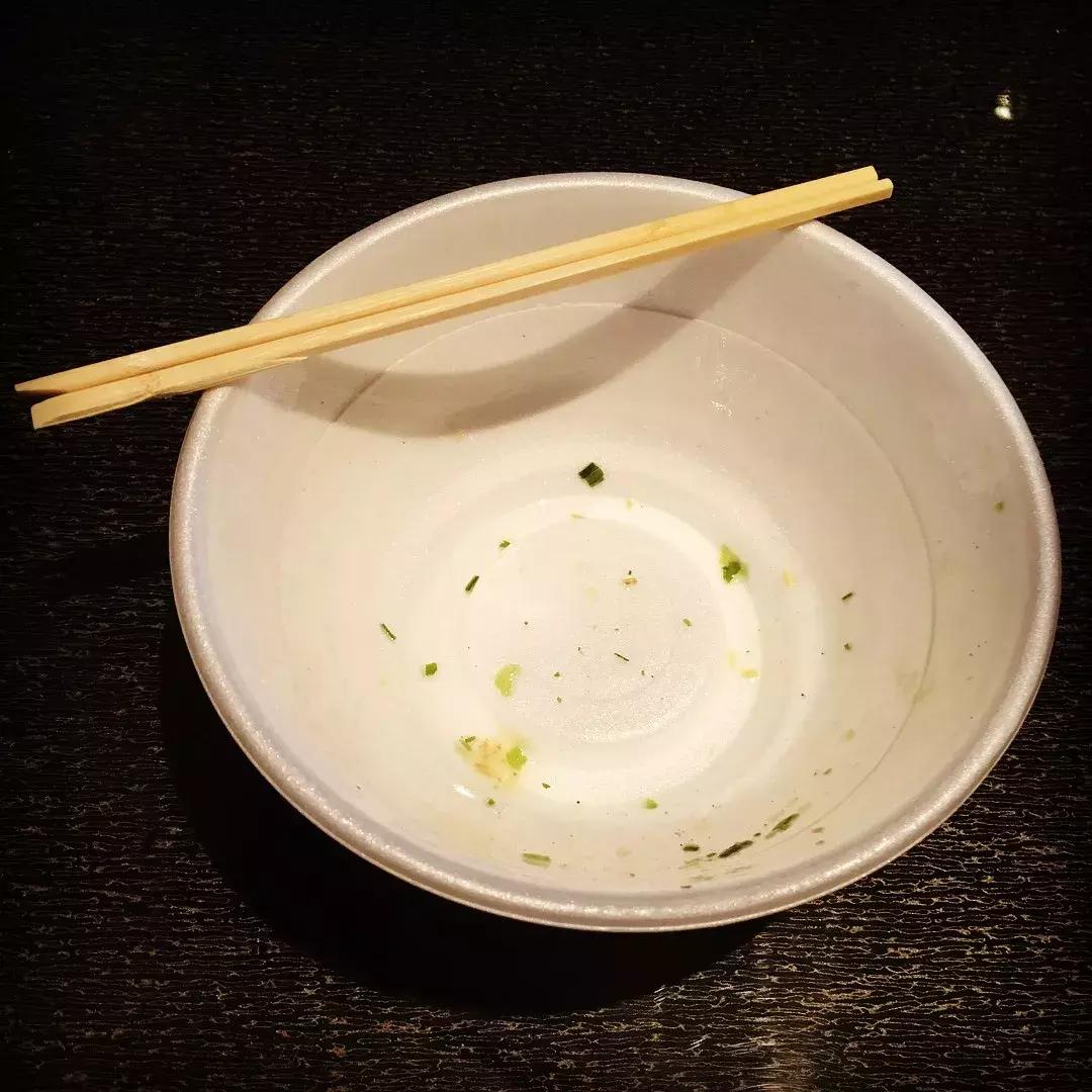 土豪界的泥石流，他花17亿成世界首位坐私人火箭环游月球的人……