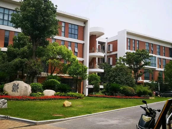 证大中学高考2019,证大初中招生