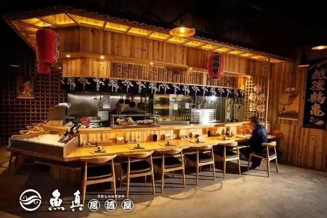 鱼真居酒屋｜「居酒」，我们能提供的是“深夜渴望”