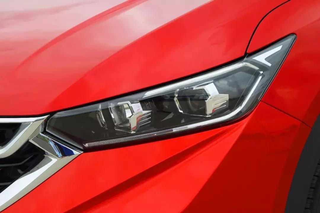 东风风神全新一代ax7动态体验,全新一代东风风神ax7低配版