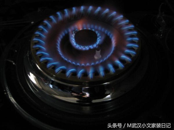 煤气灶带熄火保护装置经常熄火,煤气灶自动熄火怎么回事