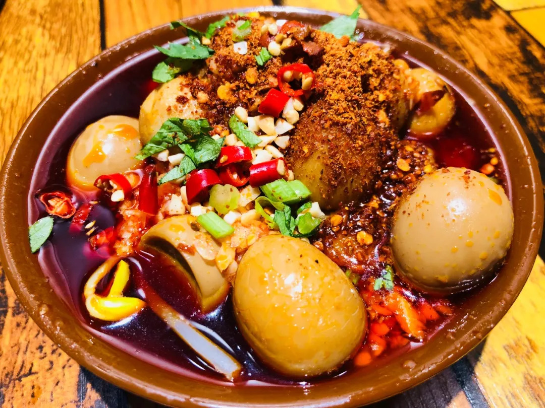 郑州炭火蛙锅哪家好吃,郑州炭火双层蛙锅