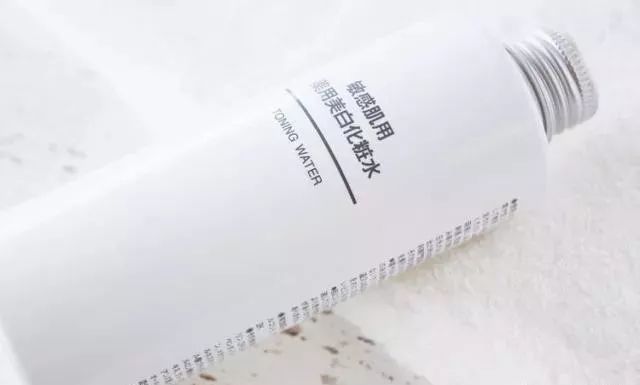 适合夏天使用的10款日本美白化妆水！