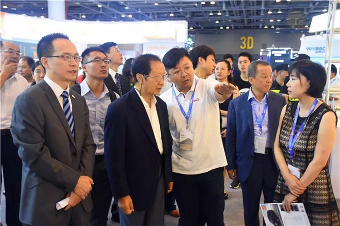 第五届网约车出行产业峰会车企,第五届网约车出行产业峰会车展