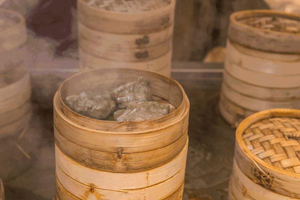 6.8折！陆家嘴惊现1家“网黄餐厅”，人均40+吃哭老板！