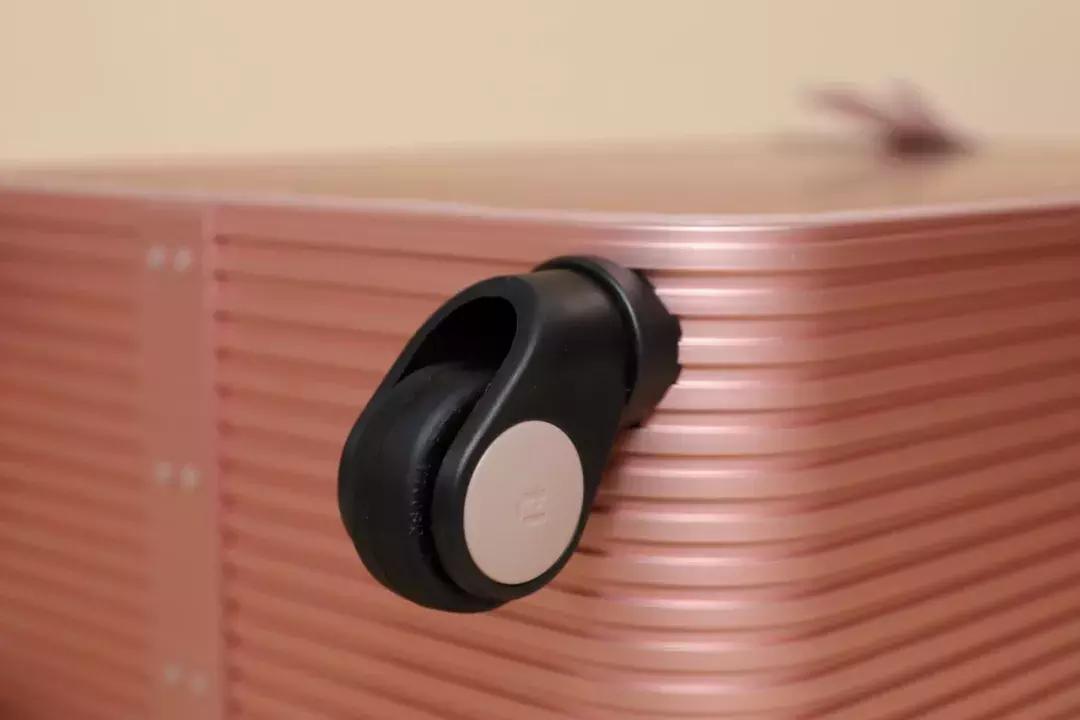 梁洛施秋冬穿搭,梁洛施机场装扮