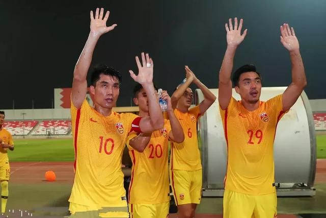 中国足球为什么不行？深圳外援道破天机：球员缺乏斗志，冲突不停