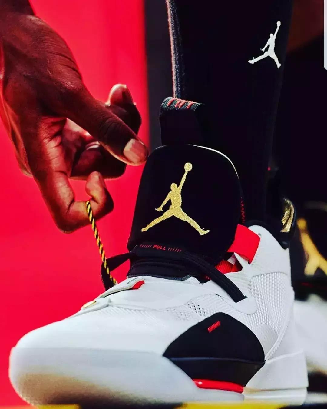 郭艾伦aj1鞋带绑法,郭艾伦上脚aj新款