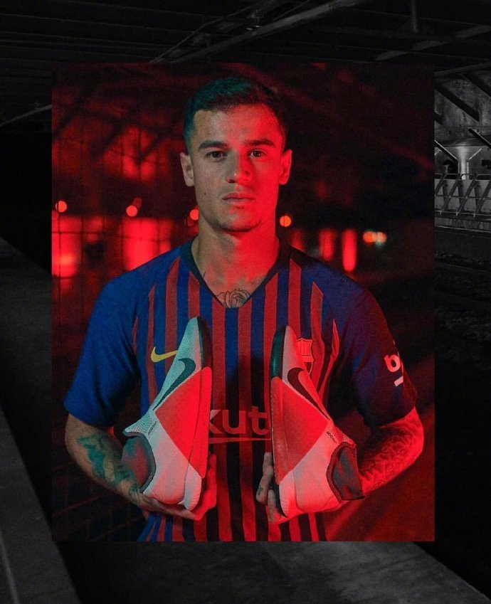 梅西时隔8年世界杯决赛照片,梅西完成球王最后一次蜕变