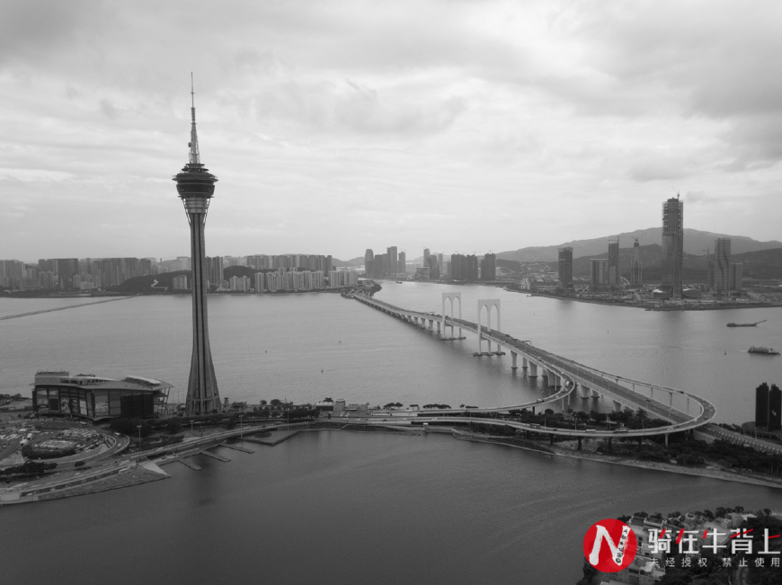 全世界第一高蹦极,世界蹦极最高1000米