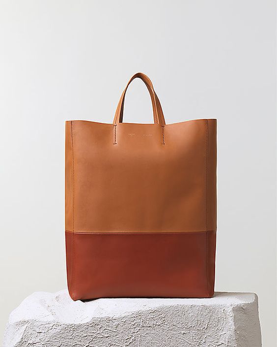 如果你是CELINE的老板会因为换了设计师就不卖自家爆款了吗？