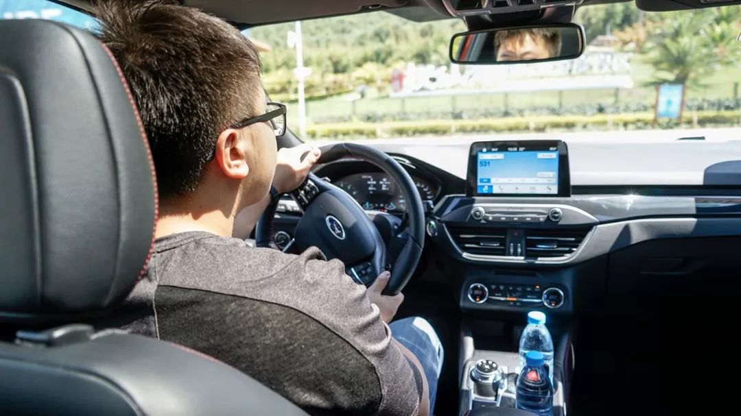 试驾新一代福特福克斯,福特福克斯和思域哪个好