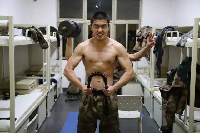 部队军营健身房,军营健身房