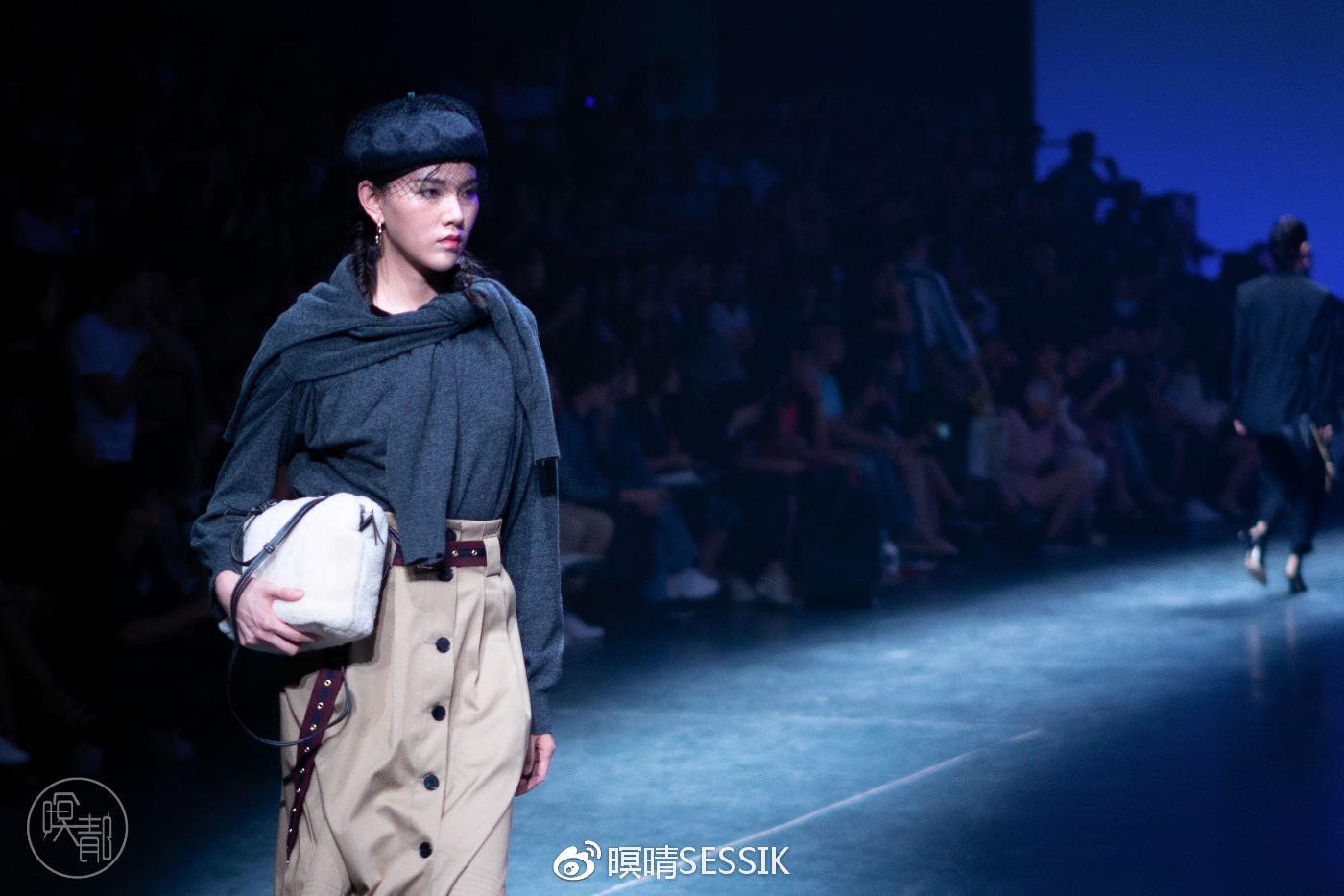 时装周摄影大片,时装周拍摄姿势大全