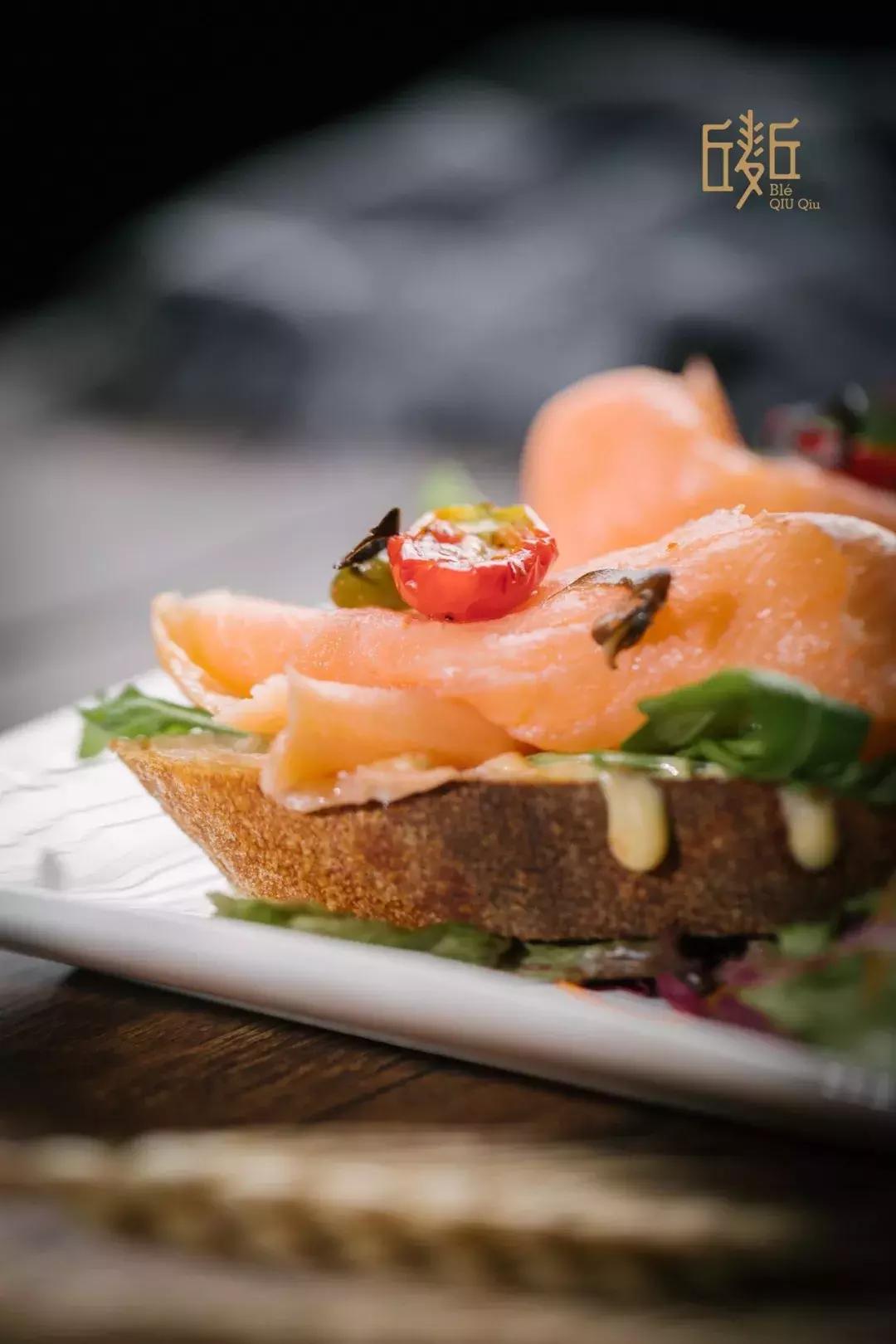 丘麦丘法式生活餐厅入驻磐基名品中心，开启浪漫法式生活的一天