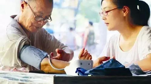 年龄与血压对照表每人最好存一份,各个年龄段血压血糖对照表