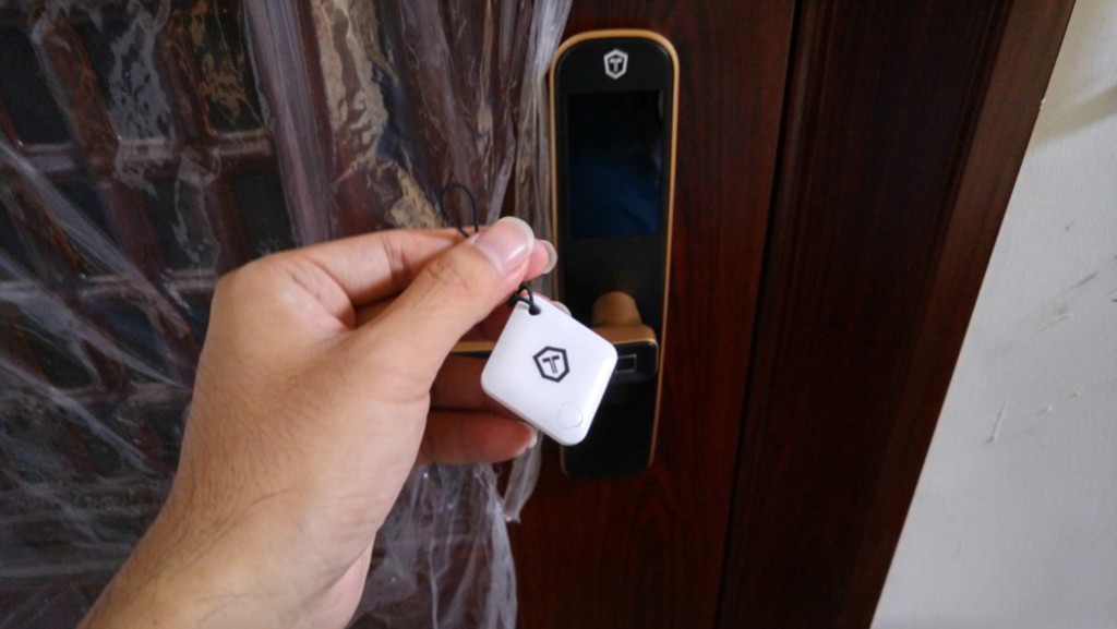 便捷开锁改变生活——金刚鹦鹉T2微信指纹锁体验