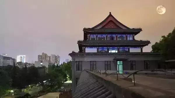 有哪些中秋和月亮的古诗词,中秋关于月亮古诗词