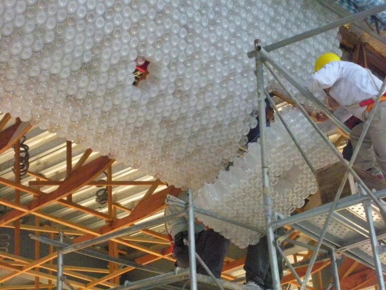 这位设计师的脑洞也是真够逆天的,这位设计师太有才了